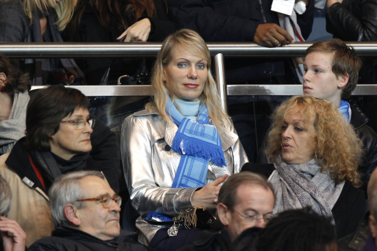 父子联手发声！詹姆斯焕发青春30+8+8，东契奇关键三分助湖人逆转鹈鹕